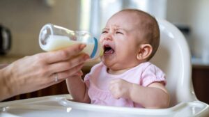 5 Proven Techniques to Soothe a Baby Crying While Bottle Feeding
