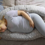 How to Use a Pregnancy Pillow